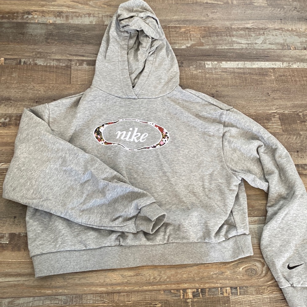 Nike cropped hoodie size medium